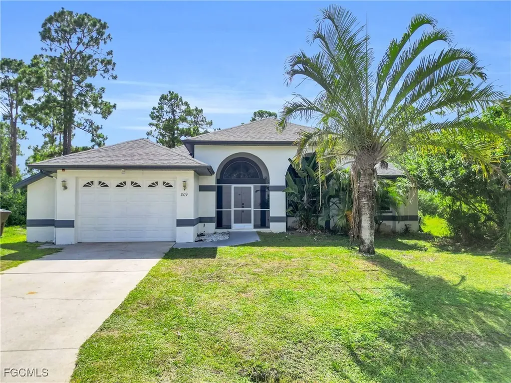 809 Hamilton Avenue Lehigh Acres FL 33972