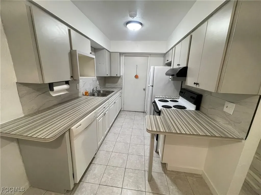 2305 Towles Street Fort Myers FL 33916