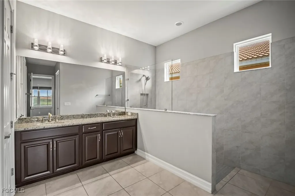 2851 Royal Gardens Avenue Fort Myers FL 33916