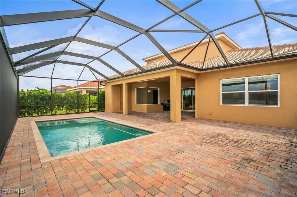 2851 Royal Gardens Avenue Fort Myers FL 33916
