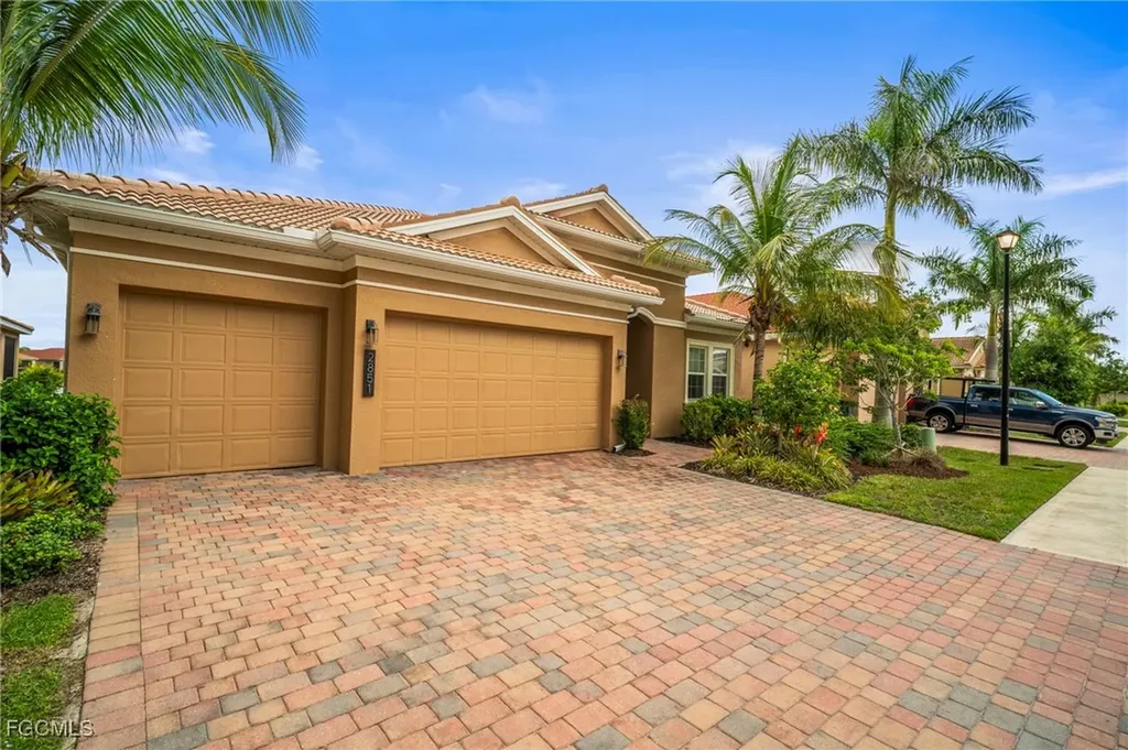 2851 Royal Gardens Avenue Fort Myers FL 33916