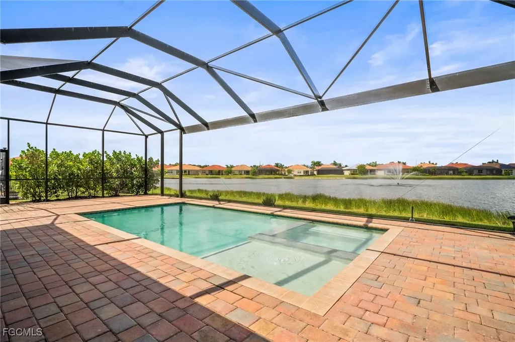 2851 Royal Gardens Avenue Fort Myers FL 33916