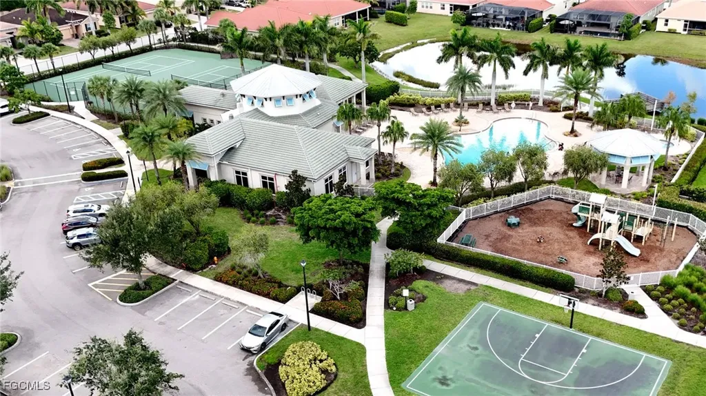 2851 Royal Gardens Avenue Fort Myers FL 33916