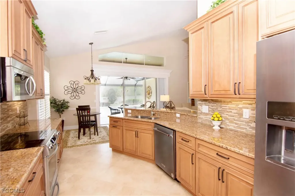 9206 Independence Way Fort Myers FL 33913