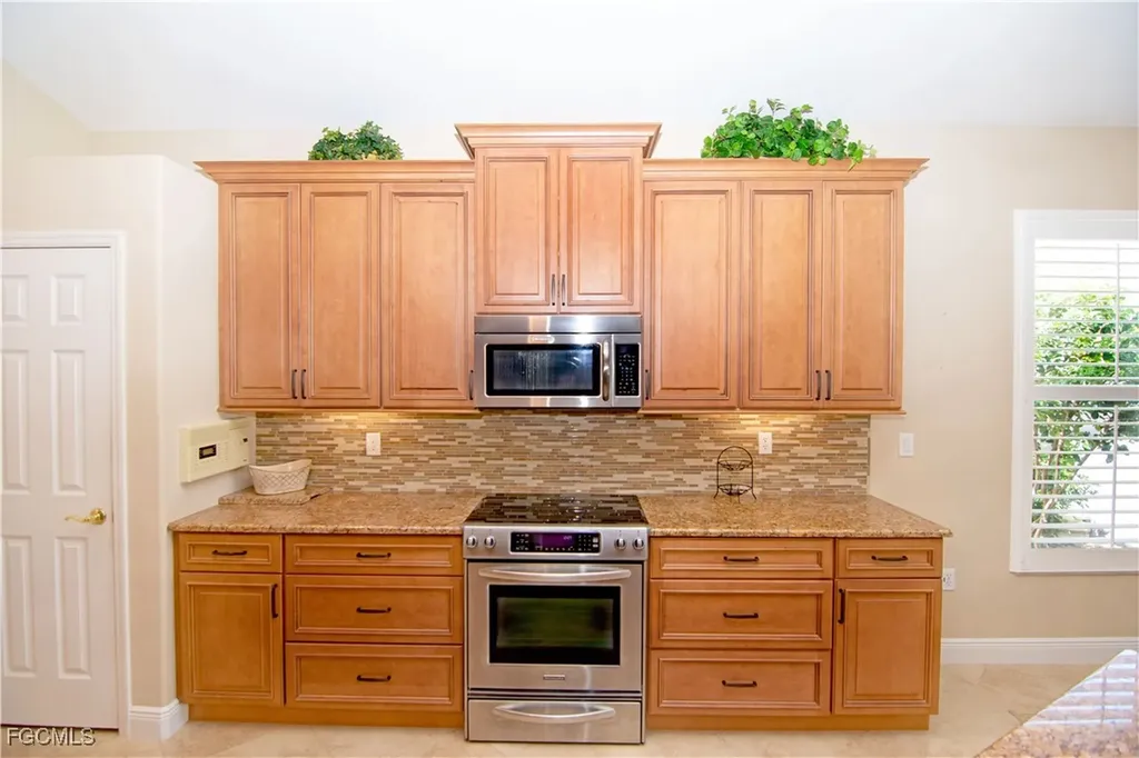 9206 Independence Way Fort Myers FL 33913