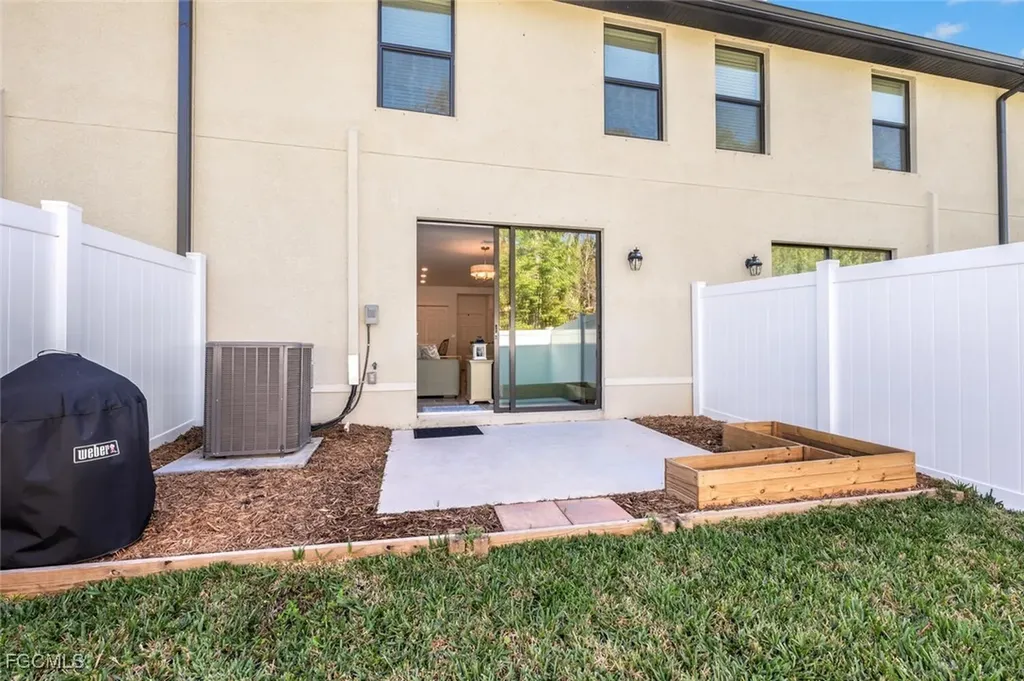 14195 Oviedo Place Fort Myers FL 33905