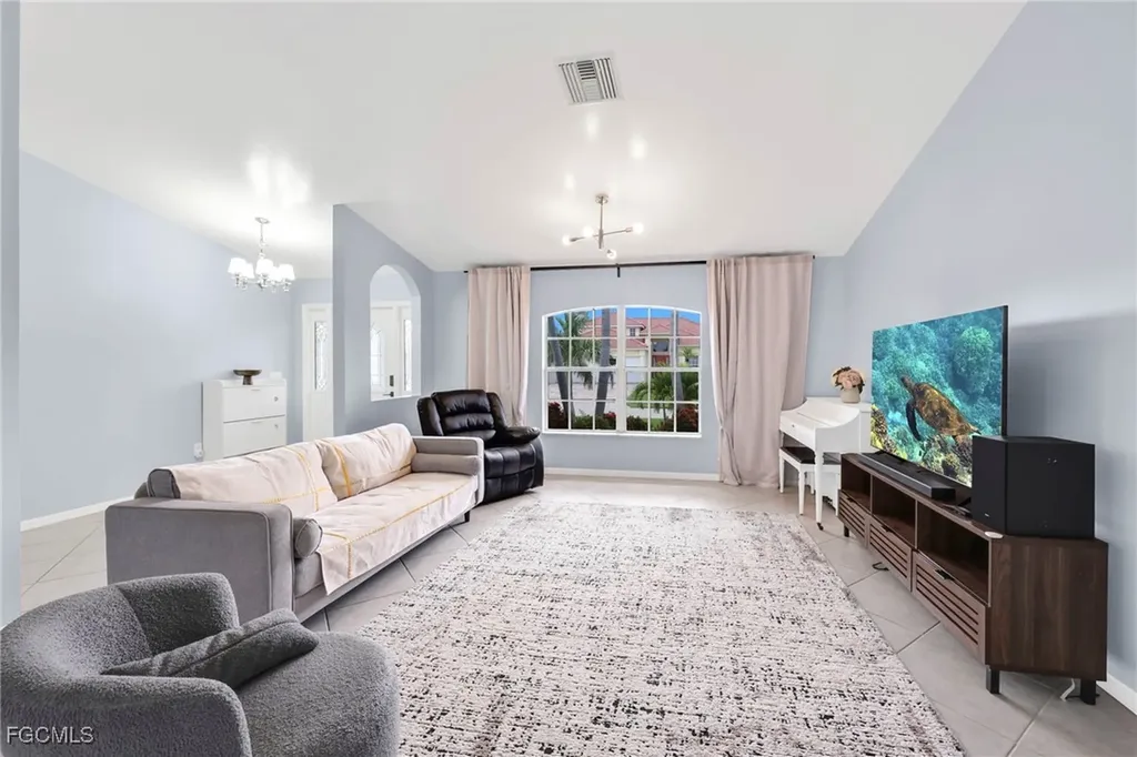 2711 SW 27th Street Cape Coral FL 33914