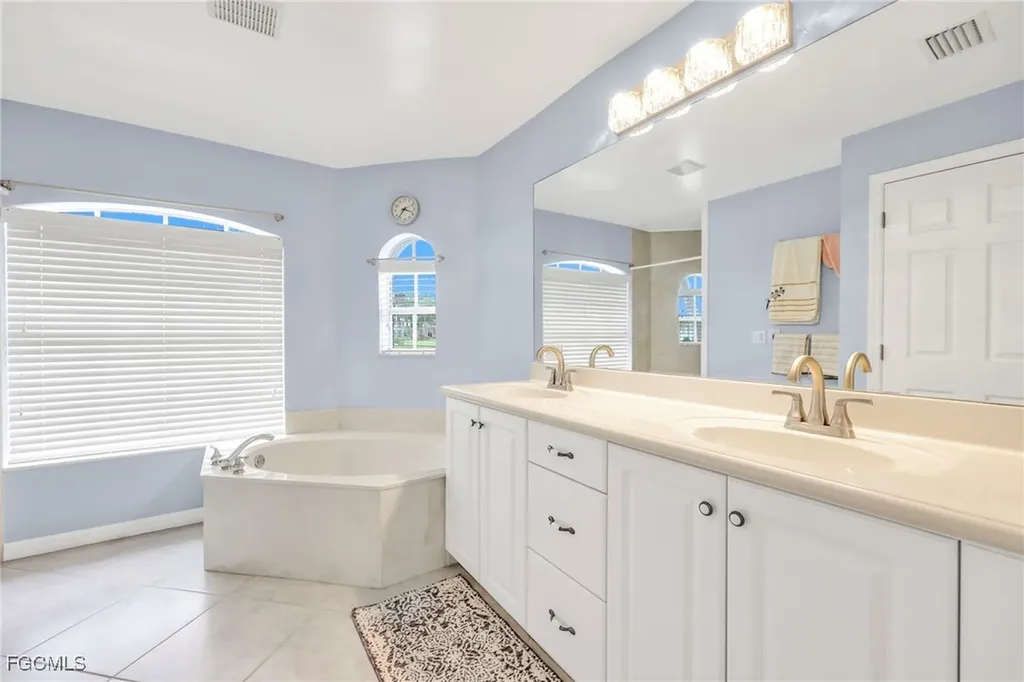 2711 SW 27th Street Cape Coral FL 33914