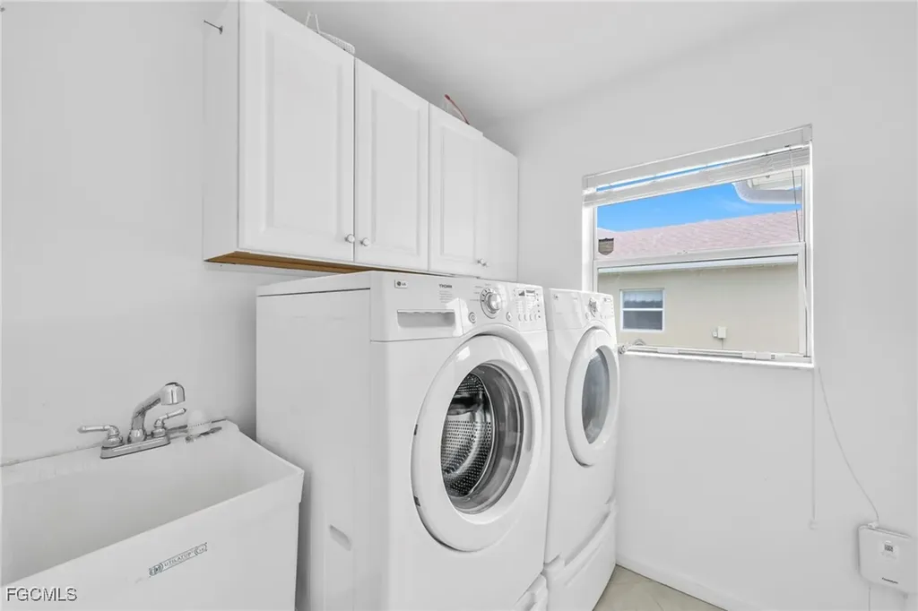 2711 SW 27th Street Cape Coral FL 33914