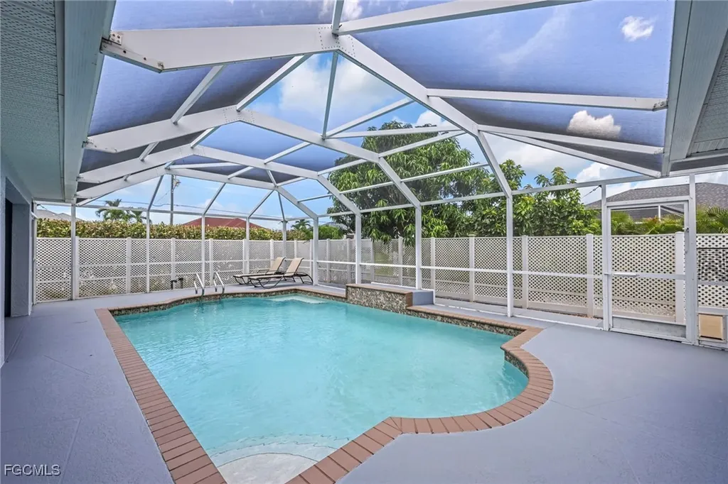 2711 SW 27th Street Cape Coral FL 33914