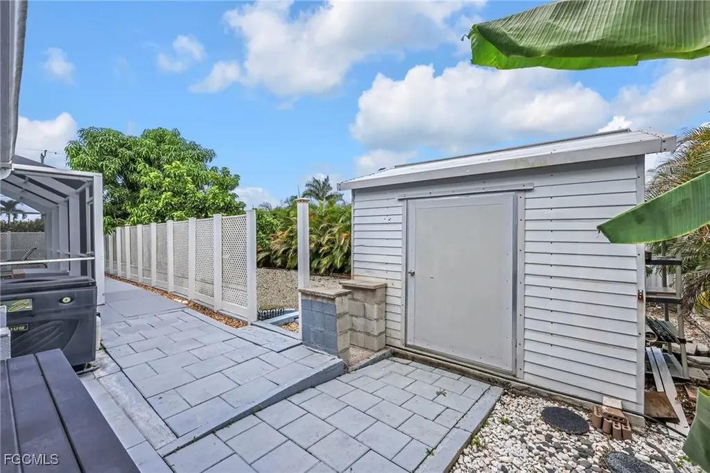 2711 SW 27th Street Cape Coral FL 33914