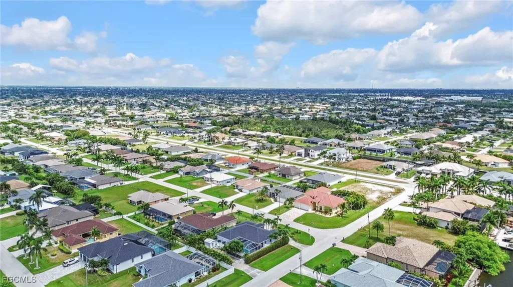 2711 SW 27th Street Cape Coral FL 33914