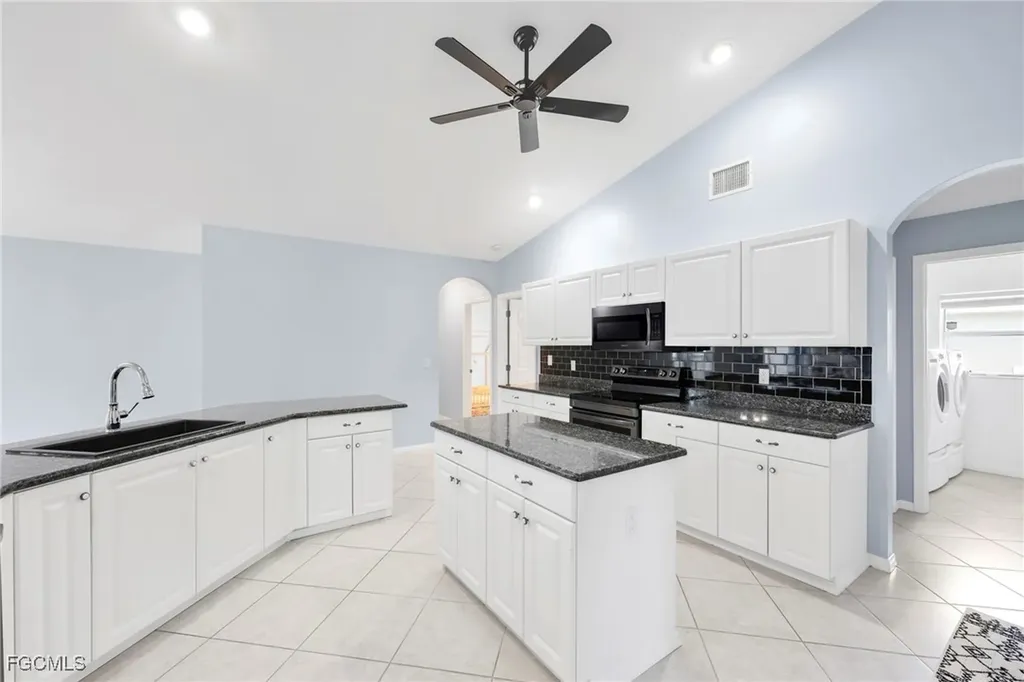 2711 SW 27th Street Cape Coral FL 33914