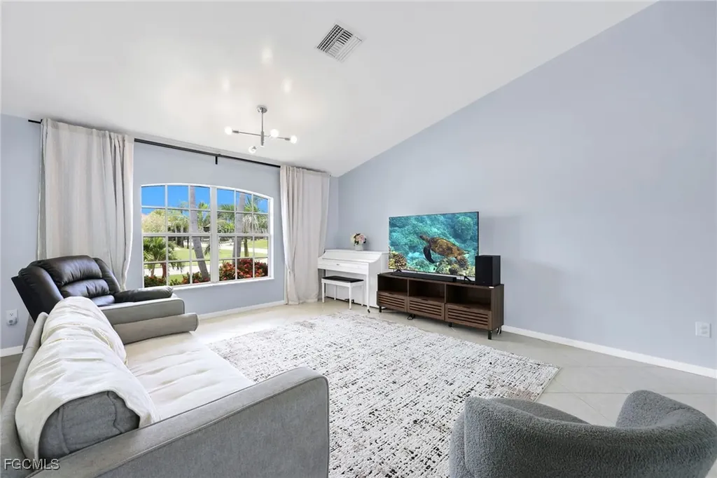 2711 SW 27th Street Cape Coral FL 33914