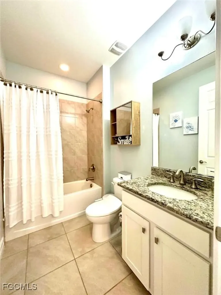 3193 Amadora Circle Cape Coral FL 33909