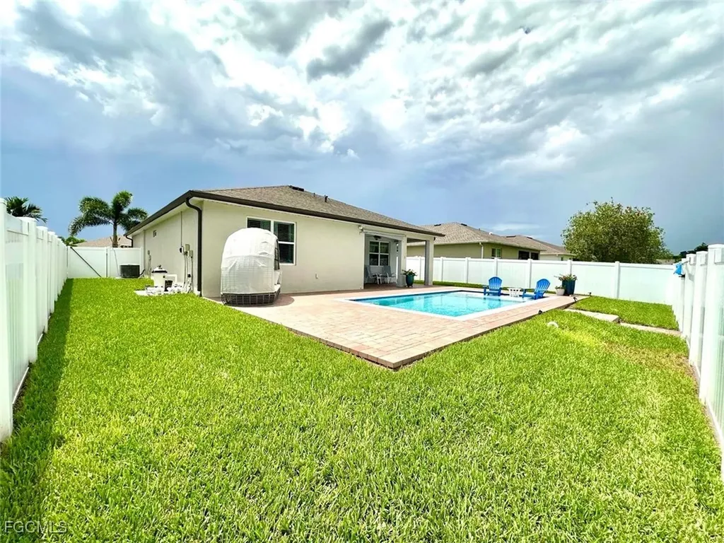 3193 Amadora Circle Cape Coral FL 33909