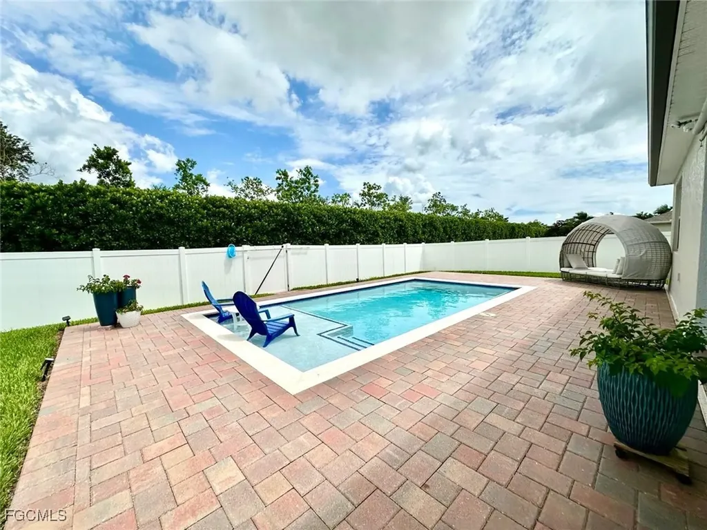 3193 Amadora Circle Cape Coral FL 33909