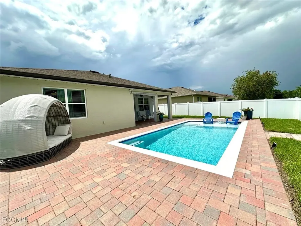 3193 Amadora Circle Cape Coral FL 33909
