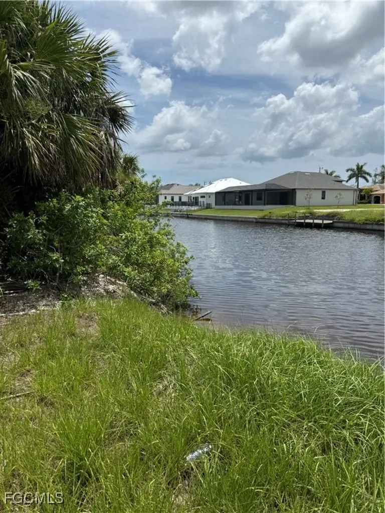 2372 NW 38th Place Cape Coral FL 33993