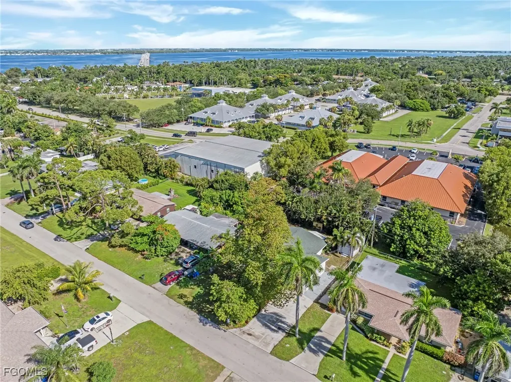 1427 Davis Drive Fort Myers FL 33919