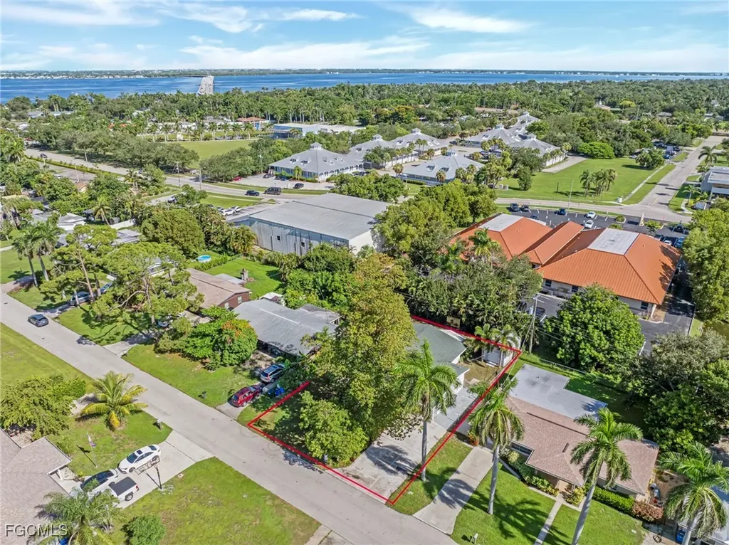 1427 Davis Drive Fort Myers FL 33919