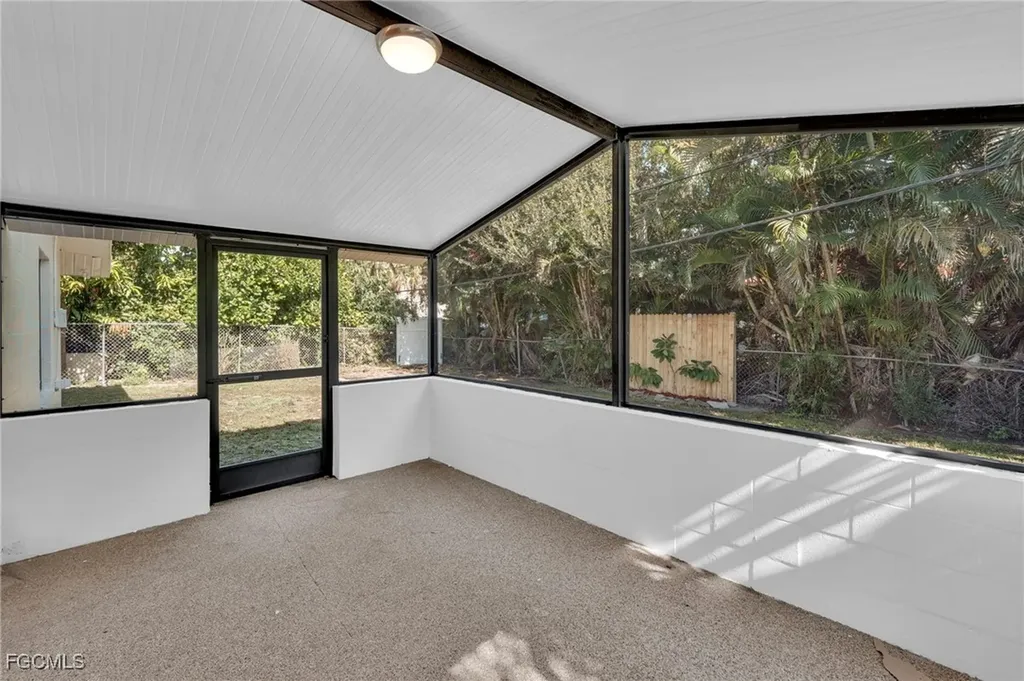 1427 Davis Drive Fort Myers FL 33919