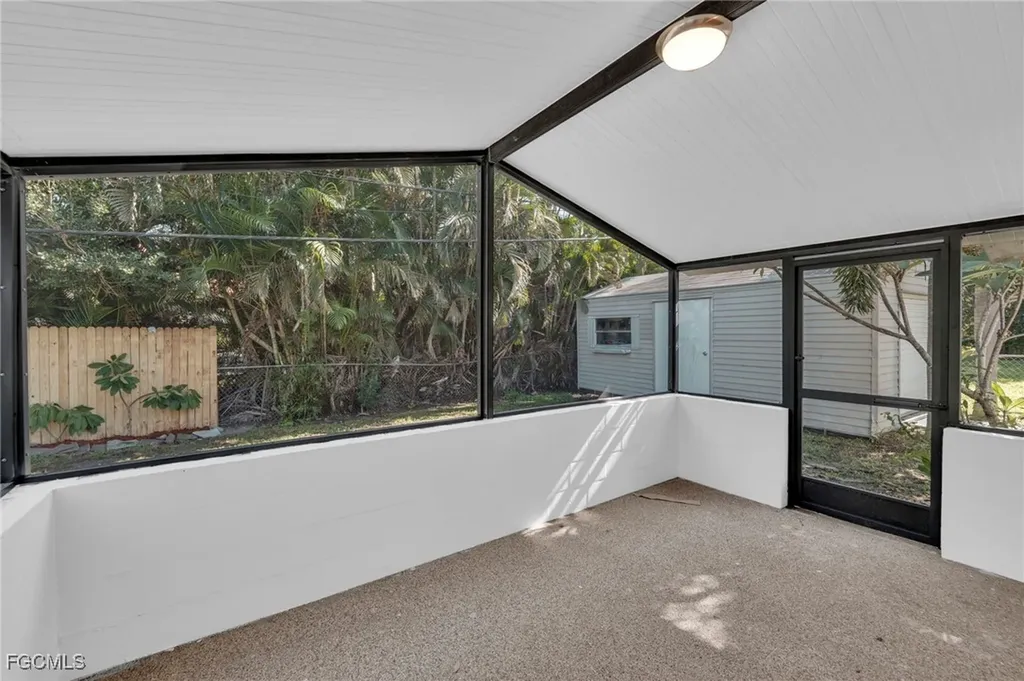 1427 Davis Drive Fort Myers FL 33919