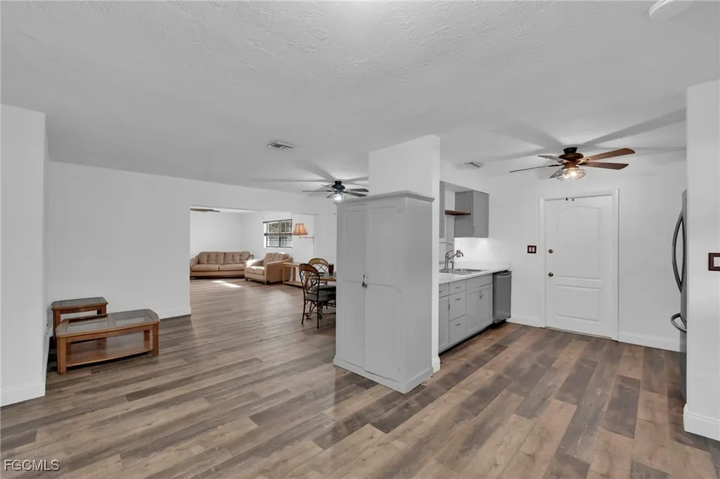 1427 Davis Drive Fort Myers FL 33919