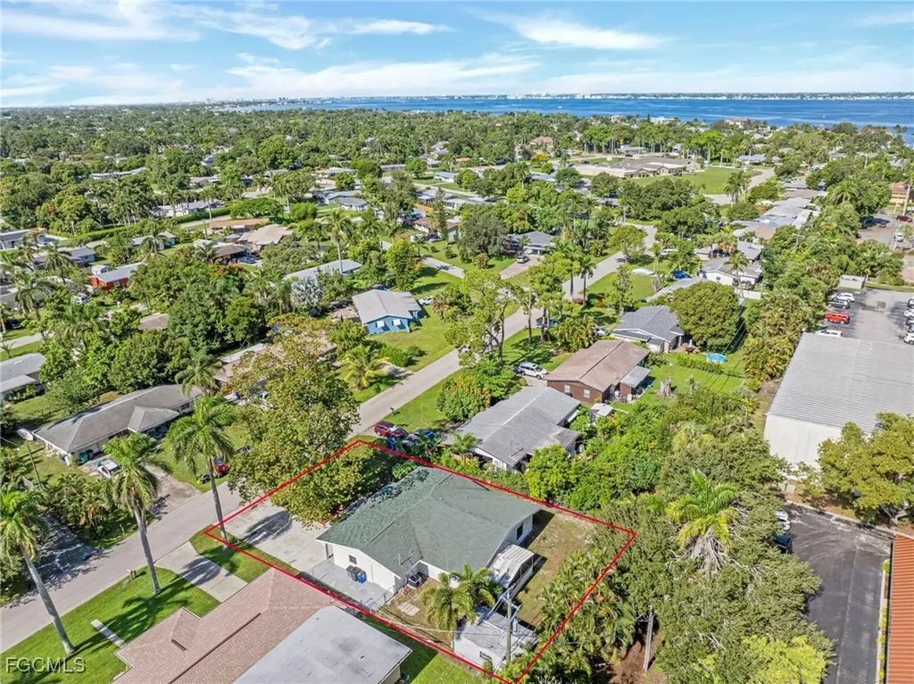 1427 Davis Drive Fort Myers FL 33919