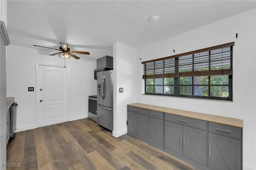 1427 Davis Drive Fort Myers FL 33919