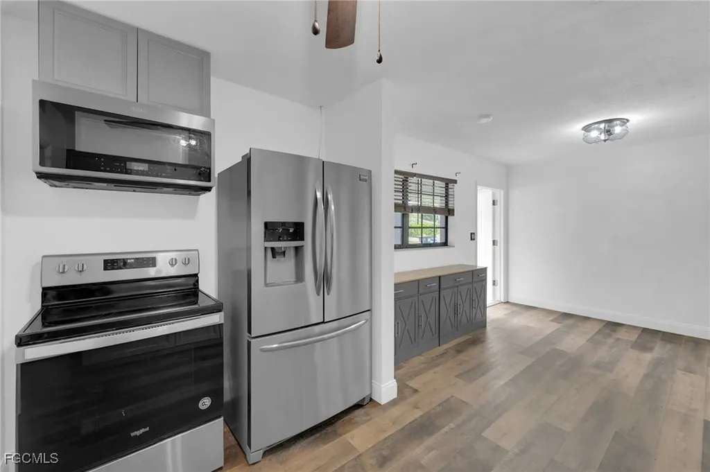 1427 Davis Drive Fort Myers FL 33919