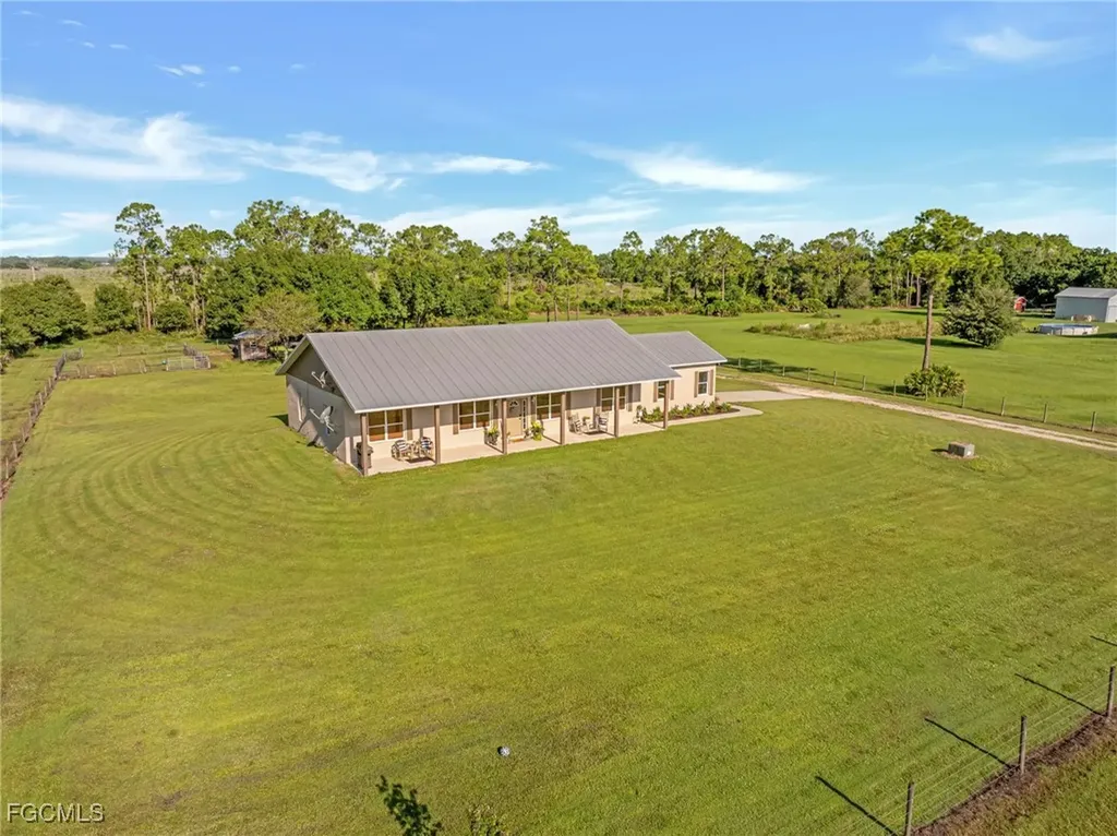 99 Trader Road Labelle FL 33935