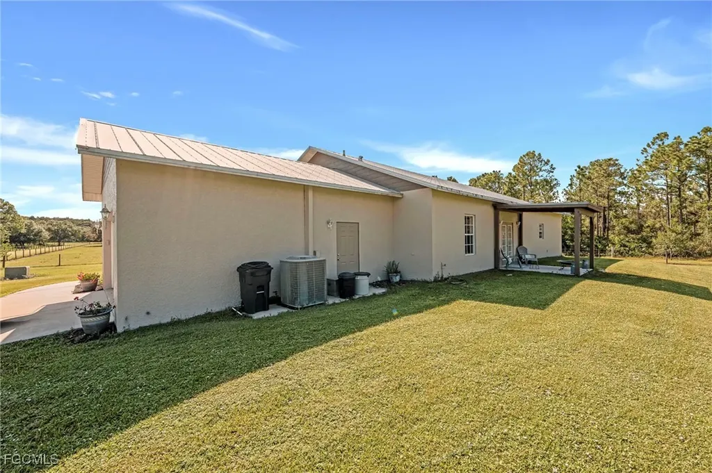 99 Trader Road Labelle FL 33935