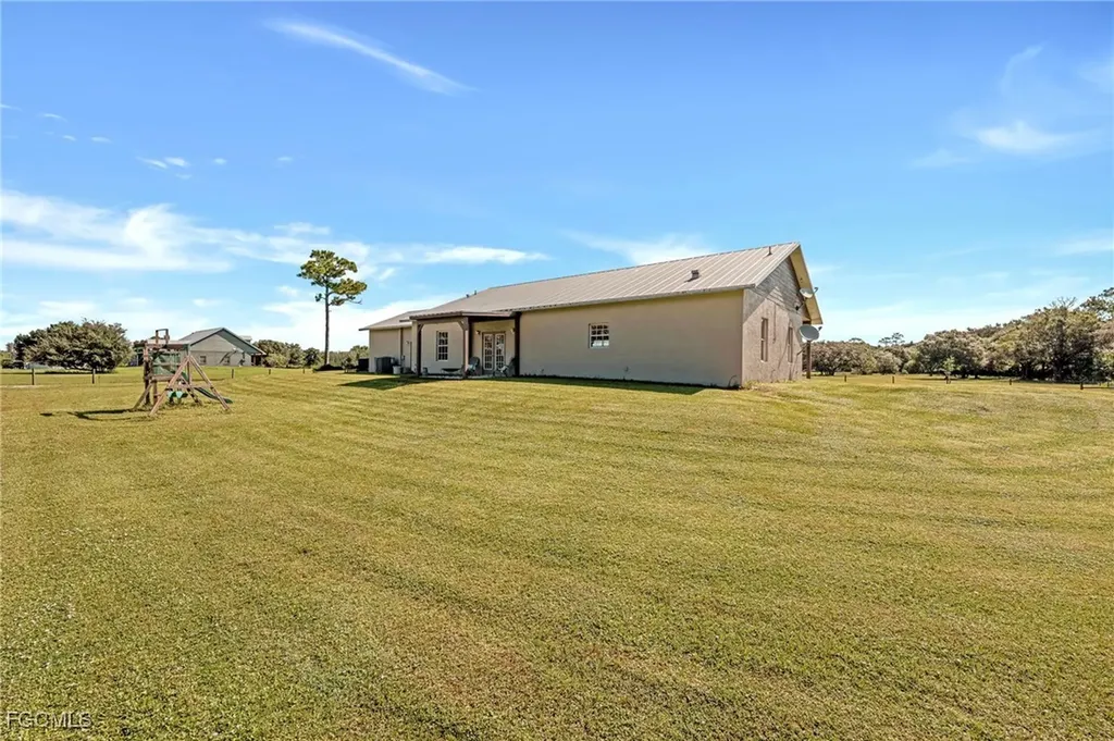99 Trader Road Labelle FL 33935