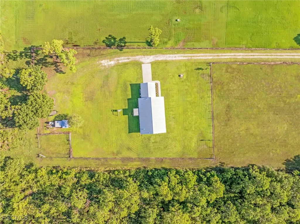 99 Trader Road Labelle FL 33935