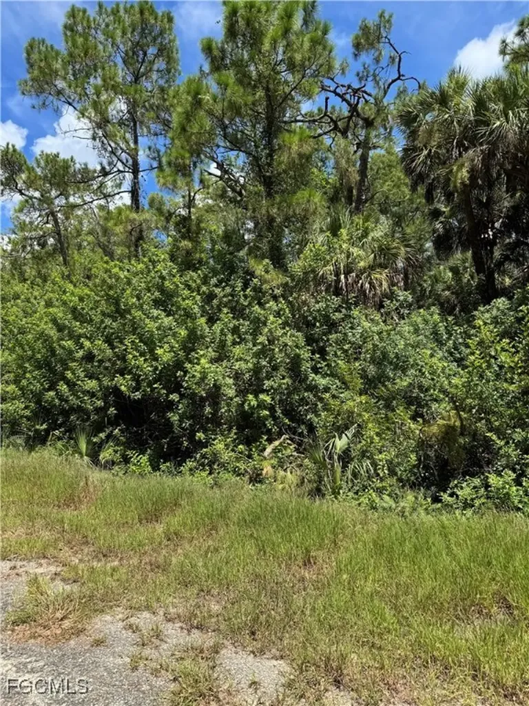 514 Woodman Drive Lehigh Acres FL 33972