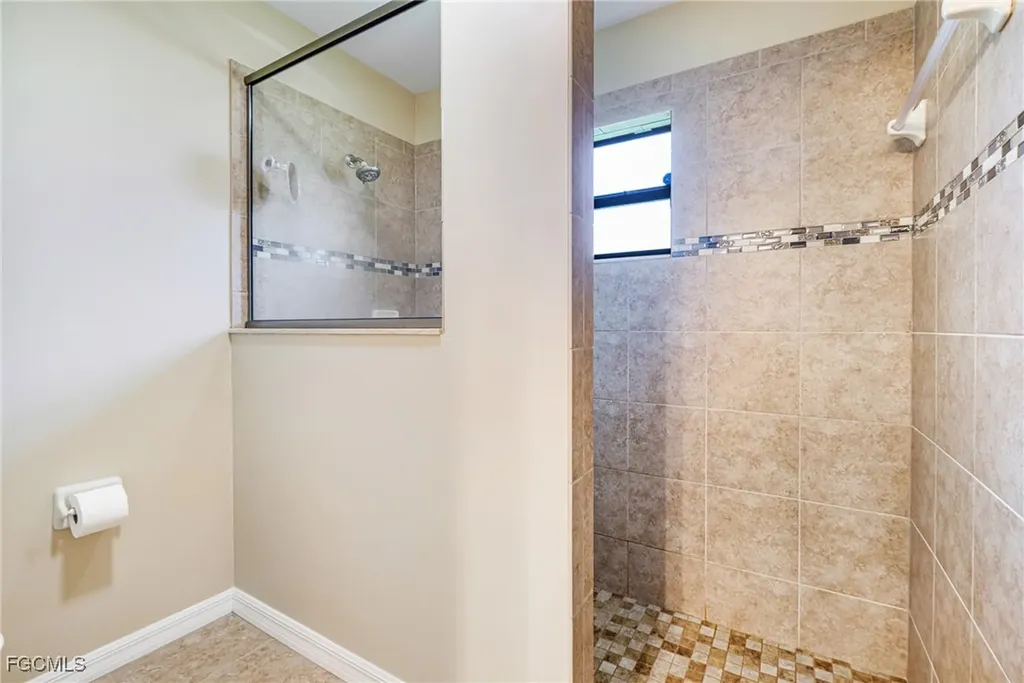 1231 SE 2nd Place Cape Coral FL 33990