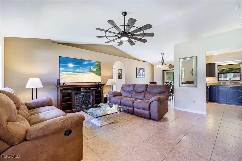 1231 SE 2nd Place Cape Coral FL 33990