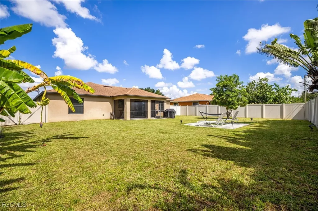 1231 SE 2nd Place Cape Coral FL 33990