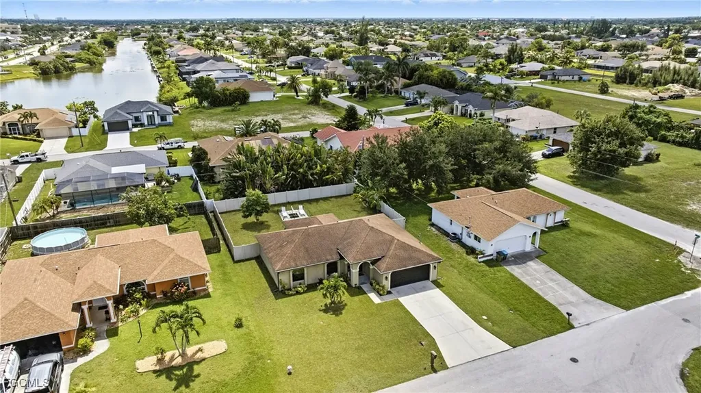 1231 SE 2nd Place Cape Coral FL 33990
