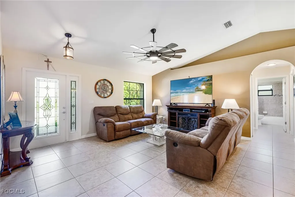 1231 SE 2nd Place Cape Coral FL 33990