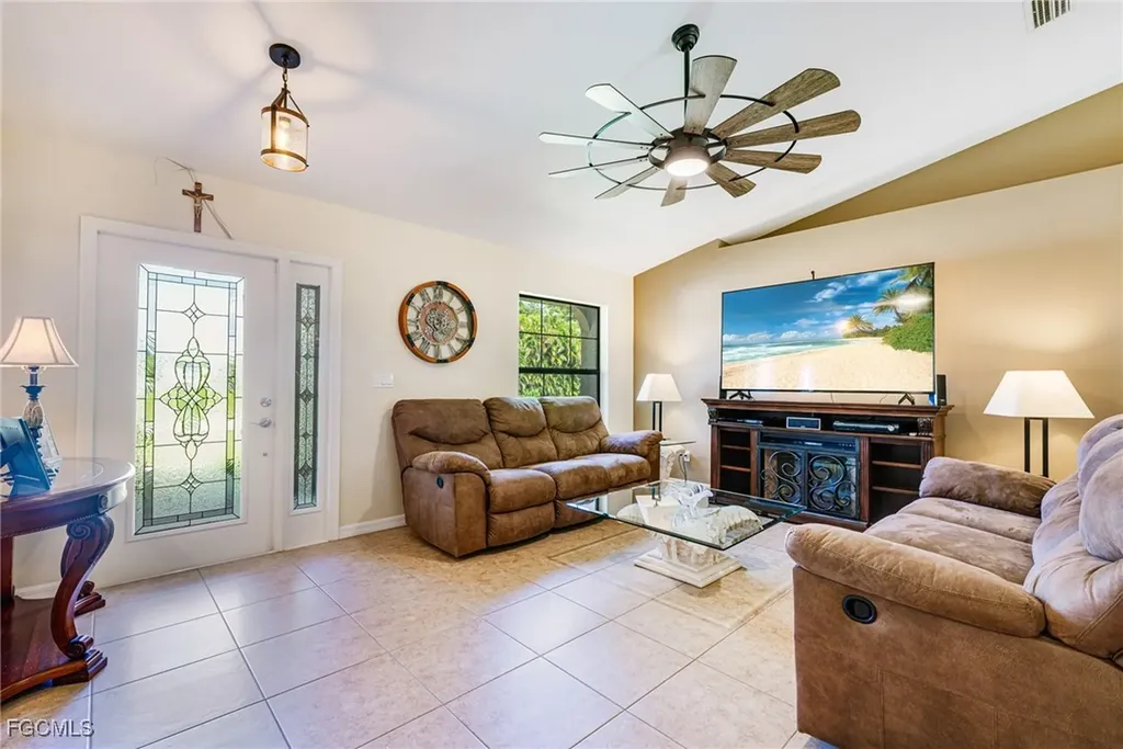 1231 SE 2nd Place Cape Coral FL 33990