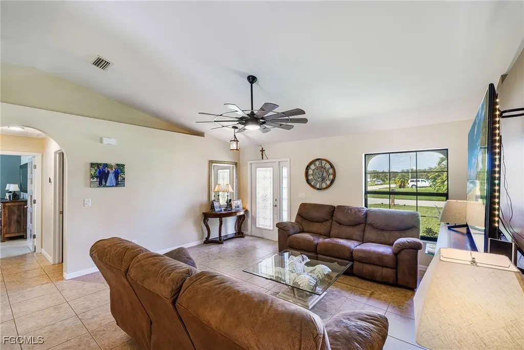 1231 SE 2nd Place Cape Coral FL 33990