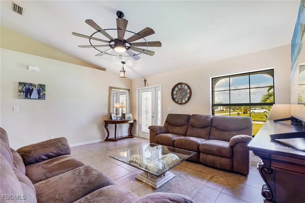 1231 SE 2nd Place Cape Coral FL 33990