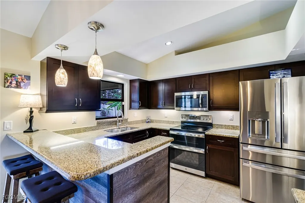 1231 SE 2nd Place Cape Coral FL 33990
