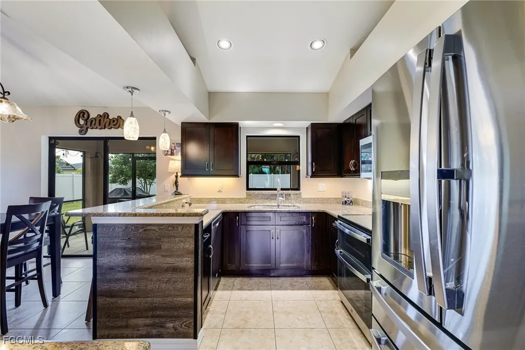 1231 SE 2nd Place Cape Coral FL 33990