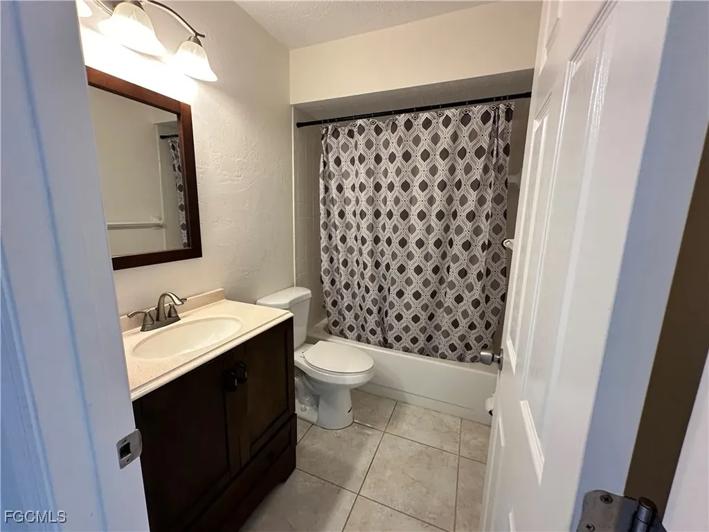 4611 SE 5th Place Cape Coral FL 33904