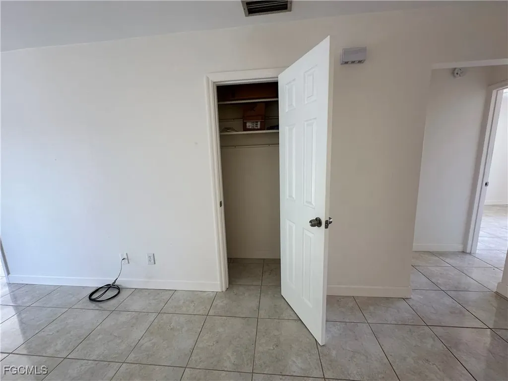 4611 SE 5th Place Cape Coral FL 33904