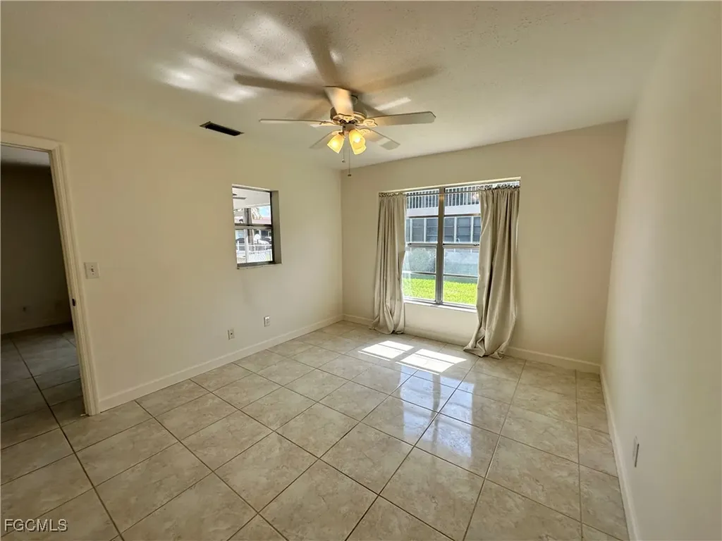 4611 SE 5th Place Cape Coral FL 33904