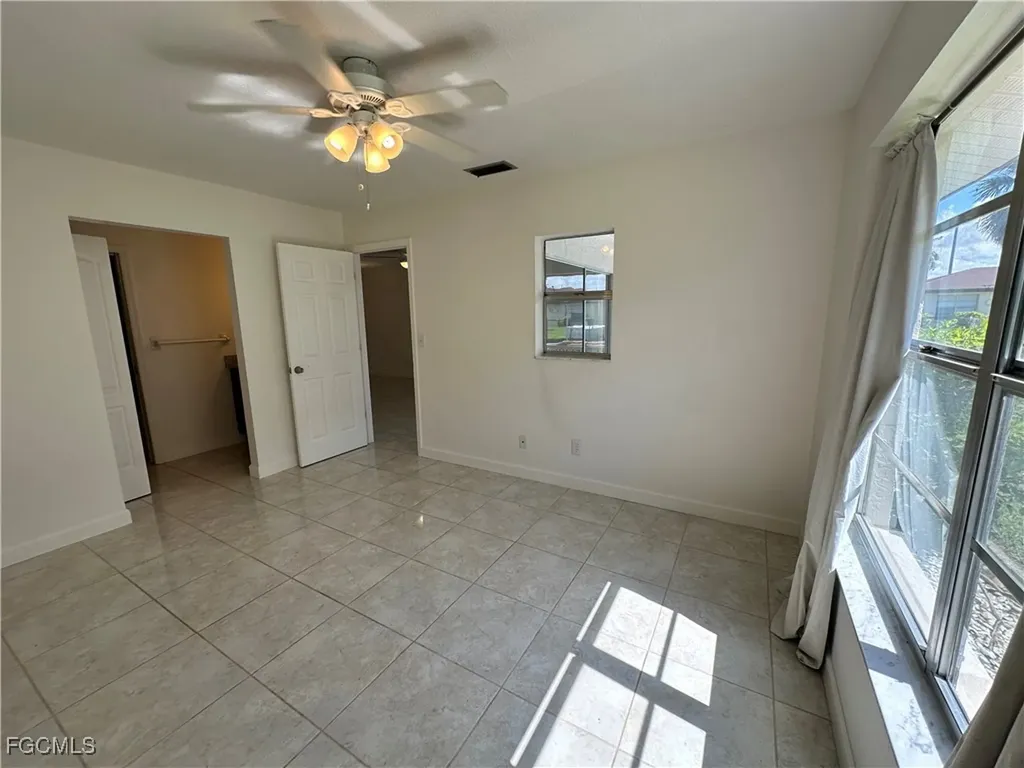 4611 SE 5th Place Cape Coral FL 33904